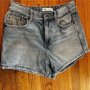 Zara kids size 11-12 light denim jean shorts, like new